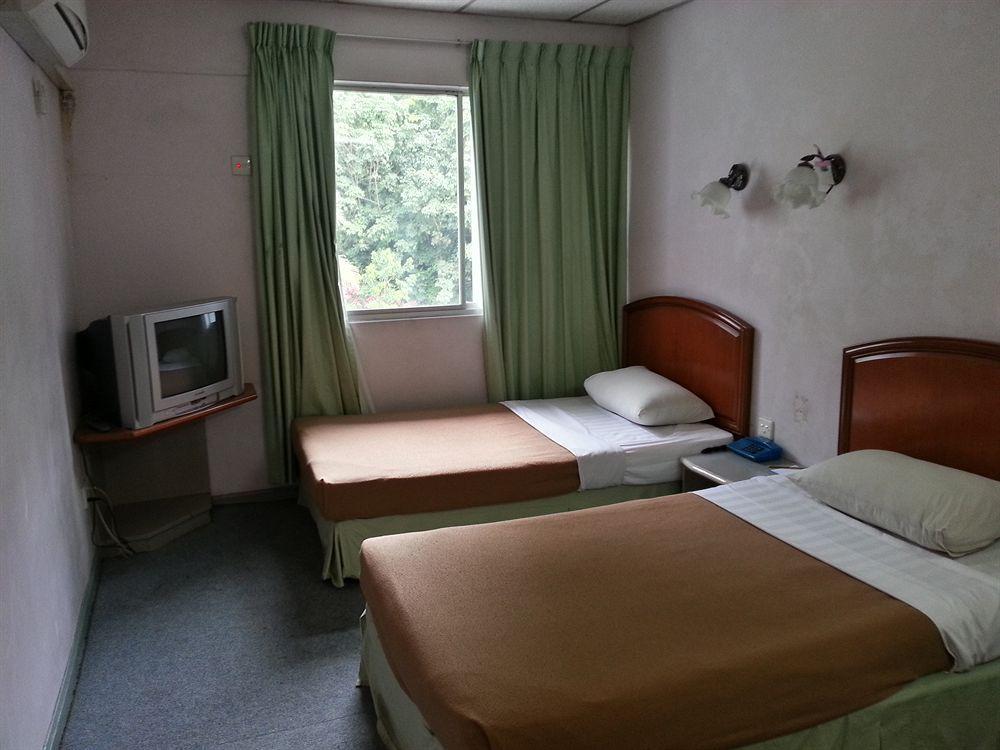 Century Hotel コタキナバル エクステリア 写真
