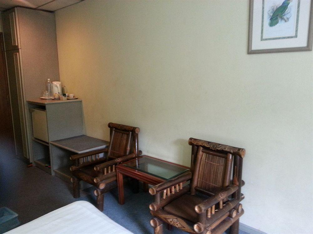 Century Hotel コタキナバル エクステリア 写真