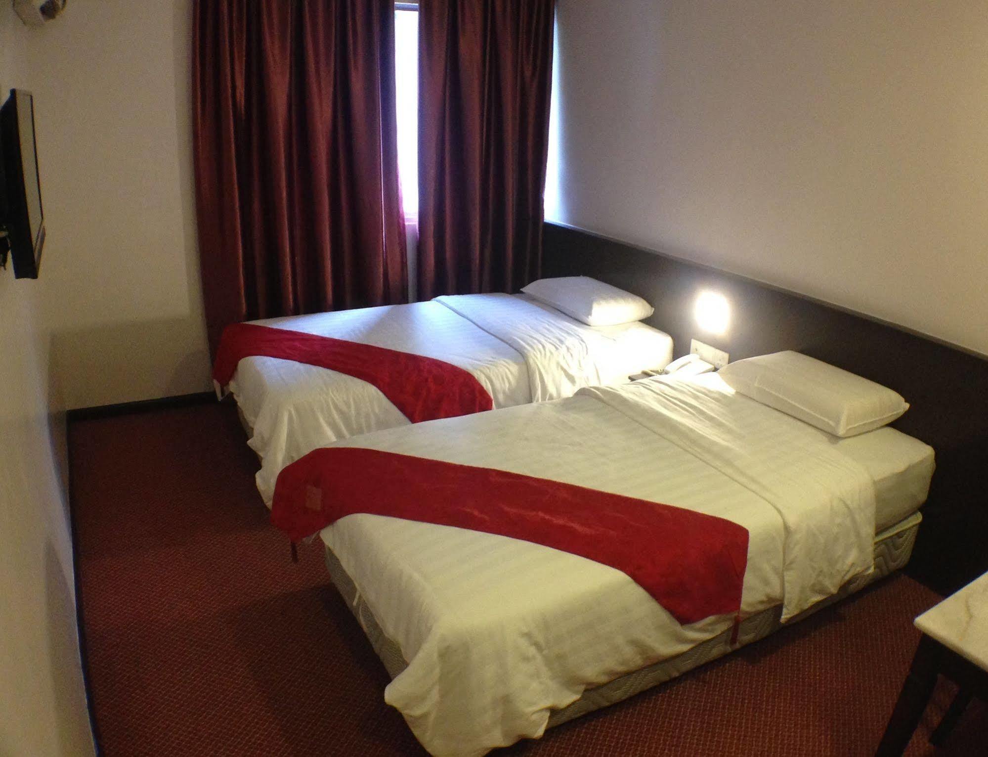 Century Hotel コタキナバル エクステリア 写真