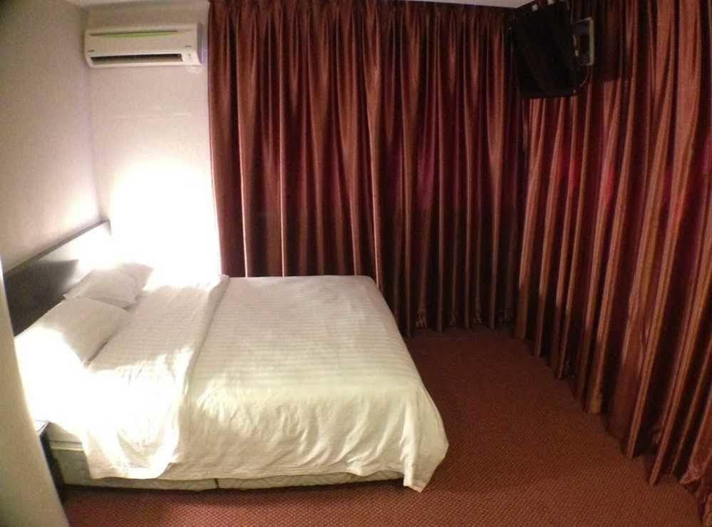 Century Hotel コタキナバル エクステリア 写真