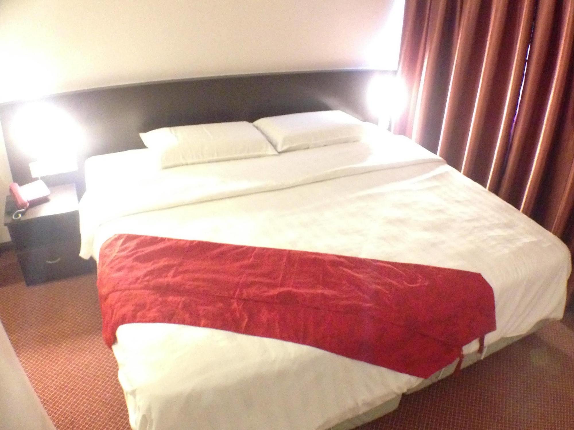 Century Hotel コタキナバル エクステリア 写真